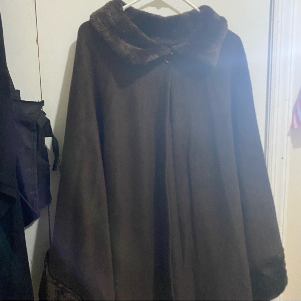 Chic Brown Women's Cape - Picture 1 of 6